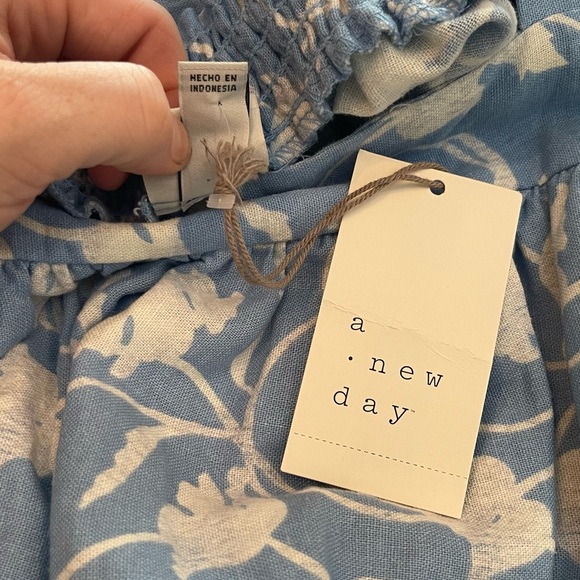 A New Day Blue & White Floral Linen Blend Paper Sack Maxi Dress w/ ruffles; L - Picture 9 of 14